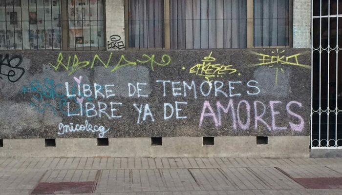 Un audífono tú, un audífono yo